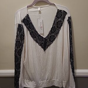 Rosegal Womens 4X(22) Lace Vneck Long Sleeved Top White/black NWT